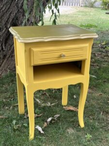 Table De Chevet Jaune 225x300